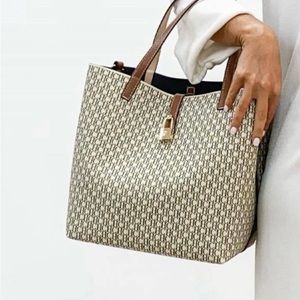 Authentic Carolina Herrea Purse